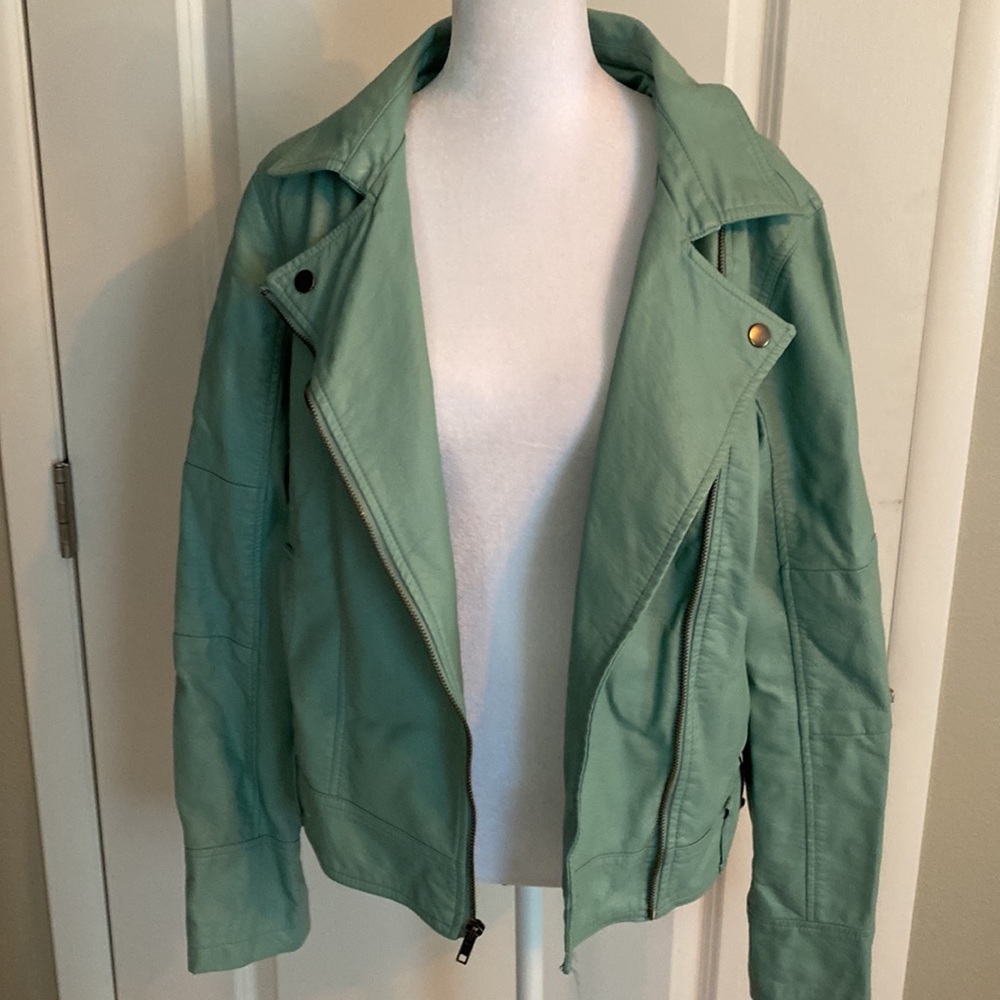 KUT FROM THE KLOTH FAUX LEATHER MOTO JACKET - Large - Picture 2 of 6